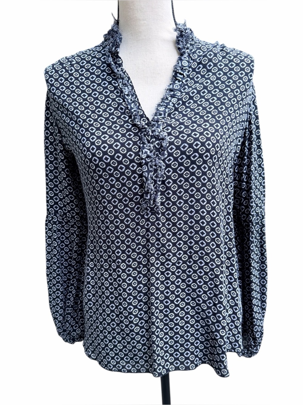 Cino Navy & White Geometric Print Crinkle Blouse Size XS